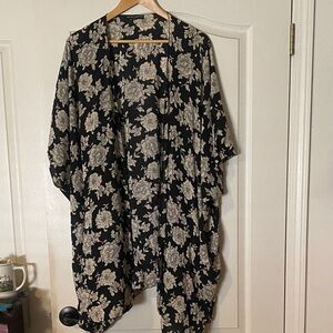 Brandy Melville Floral Kimono Blouse
